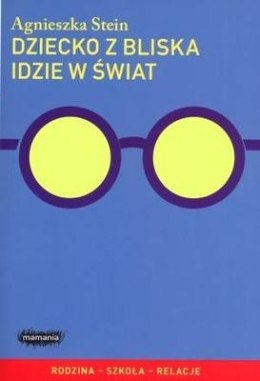 Dziecko z bliska idzie w świat